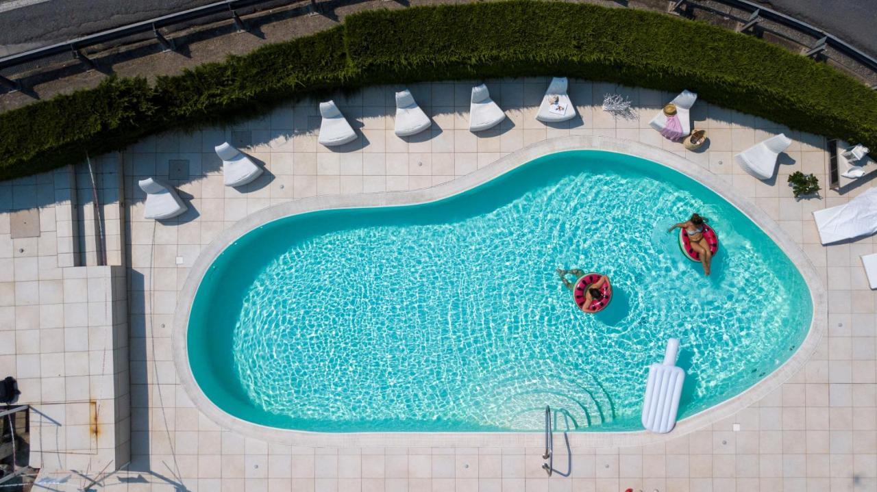 Hotel Iva Диано-Марина Экстерьер фото